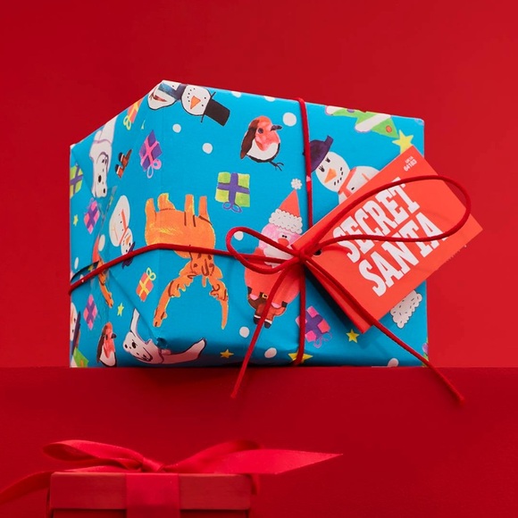 LUSH Secret Santa Bath Bomb Gift Set, Holiday Self Care Pampering Spa Vegan - Picture 10 of 12